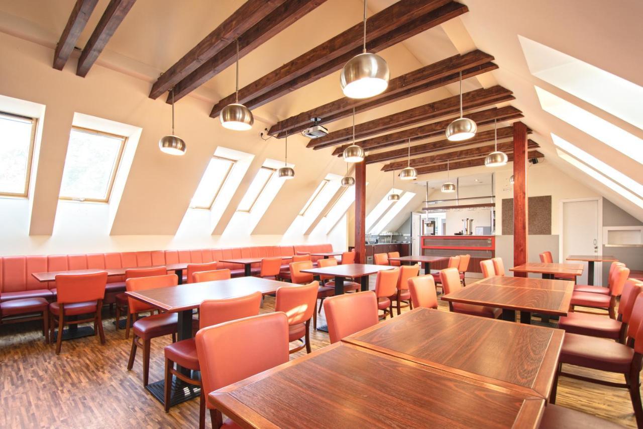 Restaurant & Penzion Avionika Kovářská エクステリア 写真