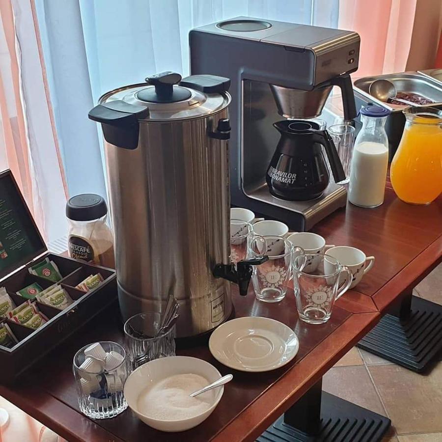 Restaurant & Penzion Avionika Kovářská エクステリア 写真